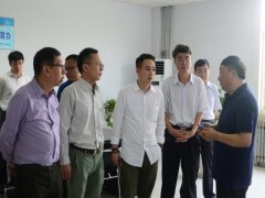 美國(guó)某知名公司高管來(lái)公司參觀(guān)考察